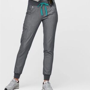 FIGS Zamora Jogger Scrub Pants Graphite Gray grey S petite